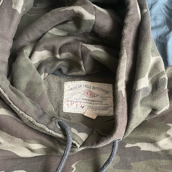 American Eagle Outfitters - Picture 1 of 3